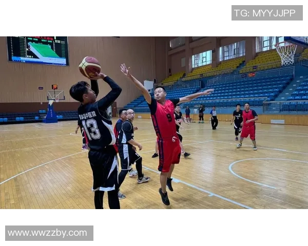 成都篮球队在冠军赛中的团队协作展现出无与伦比的默契与实力